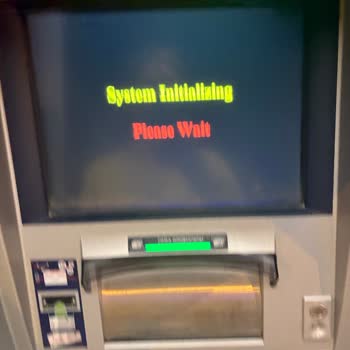 ATM'de Yutulan Kart Ve Paranın Geri Dönüşü Bekleniyor