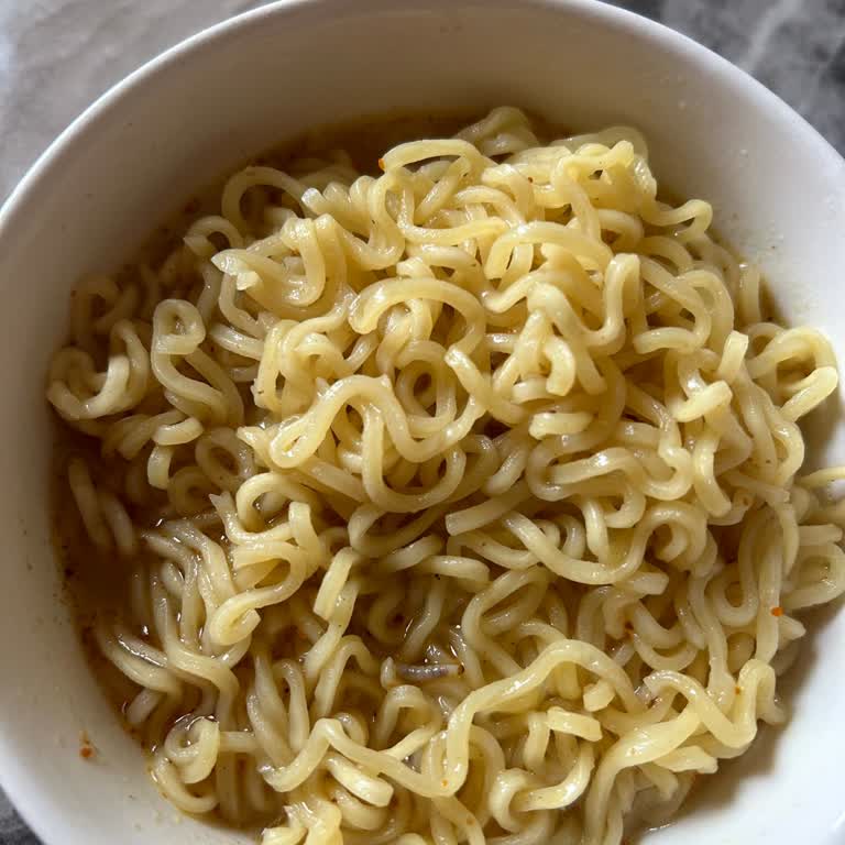 Körili İndomie Noodle'da Kurt Şoku!