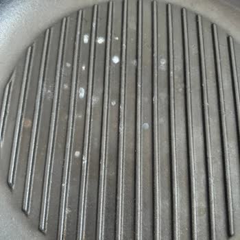 Lava Tava Kullanımında Kalıcı Leke Sorunu