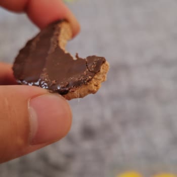 Sevilen Markada Hijyen Sorunu: Torku Çikolatalı Bisküvi