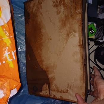 FLO'dan Aldığım Ayakkabı Çamaşır Suyuna Maruz Kaldı