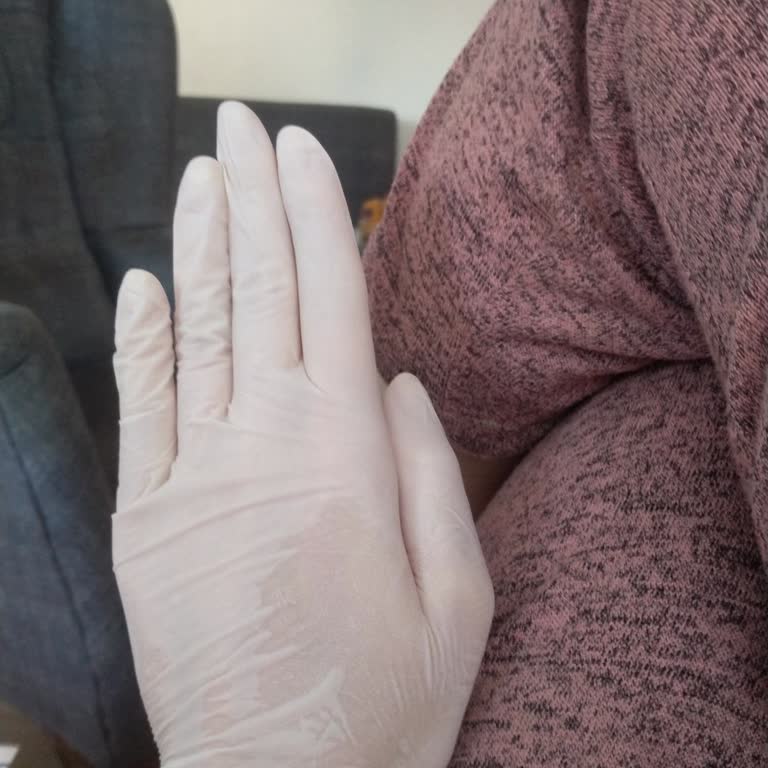 Yanlış Paketlenen Eldivenler Ve Ulaşılamayan Müşteri Hizmetleri