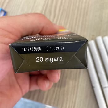 Parliament Sigara Paketlerinde Sarı Lekeler Sorunu