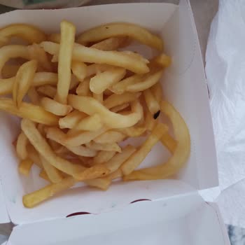 Burger King'de Pişmemiş Patates Hayal Kırıklığı