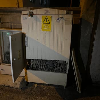 Dicle Elektrik Dağıtım Elektrik Kesintisi Ve Güvenlik Tehlikesi!