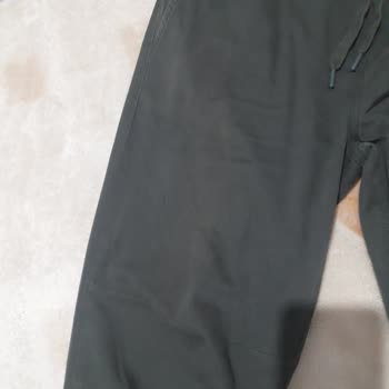 Mavi Pantolonun Dizlerinde Solma Sorunu