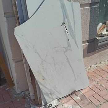 Kırık Seramikler Ve Yüksek Nakliye Ücreti Mağduriyeti