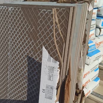 Kırık Seramikler Ve Yüksek Nakliye Ücreti Mağduriyeti