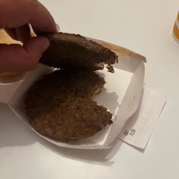 Bayat Ve Soğuk Köfte, McDonald's Antalya'da Hayal Kırıklığı