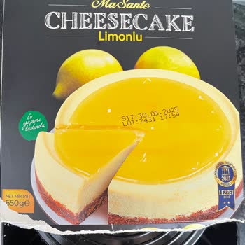 BİM'den Alınan Cheesecake İçinde Böcek Şoku