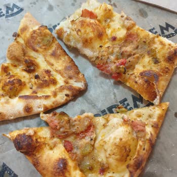 Tavuklu Pide Skandalı: Boş Salçalı Hamur!