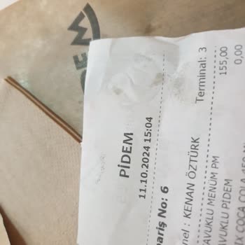 Tavuklu Pide Skandalı: Boş Salçalı Hamur!