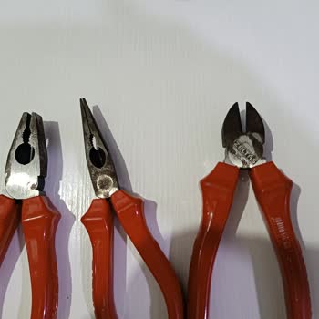 İzeltaş Pense Setinde Süregelen Paslanma Sorunu