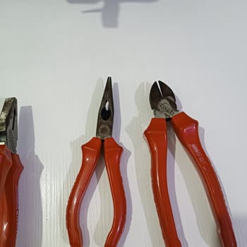 İzeltaş Pense Setinde Süregelen Paslanma Sorunu