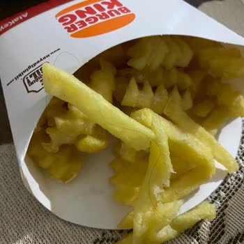 Burger King Siparişimde Hijyen Sorunu: Patateste Saç Teli!