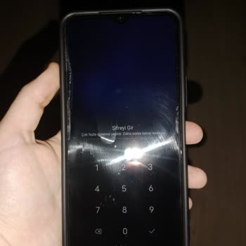 Ekran Koruyucu Değişiminde Sorumsuzluk Ve İade Sorunu