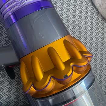 Dyson V15'in Boya Soyulması Ve Onarım Süreci