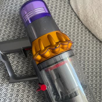 Dyson V15'in Boya Soyulması Ve Onarım Süreci