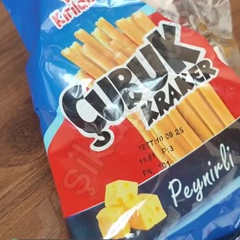A101 Aldığım Çubuk Krakerin İçinden Plastik Çıktı