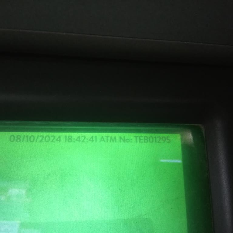 ATM'de Sıkışan Para Ve Geciken Çözüm