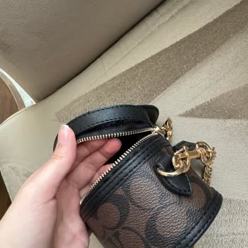 Aldığım Çantanın Astarındaki Beklenmedik Yırtık