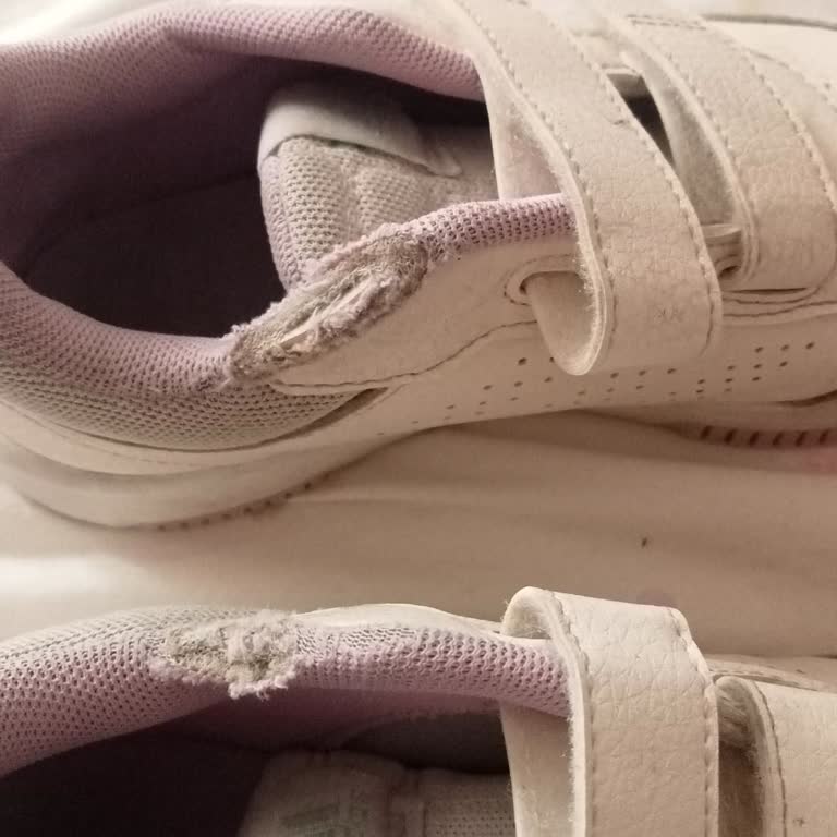 Adidas Ayakkabının Dayanıklılık Sorunu Ve İlgisiz Müşteri Hizmetleri