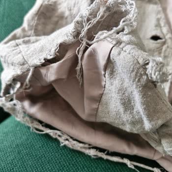 Yıkama Sonrası Paramparça Olan Yelek