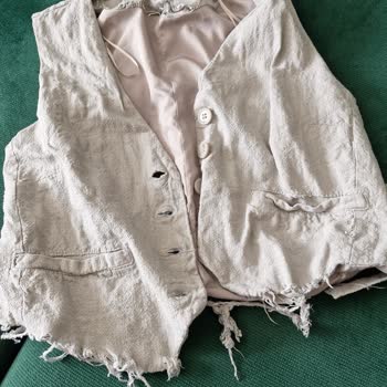 Yıkama Sonrası Paramparça Olan Yelek