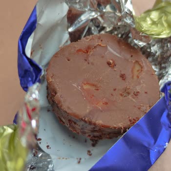 Elvan Gıda Fondante Karamel Çikolata Paketinde Hijyen Sorunu