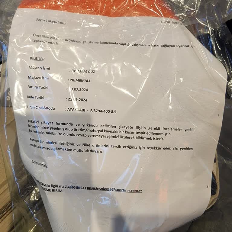 Nike Ayakkabıda Her Adımda Ceviz Kırma Sesi