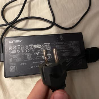 Sürekli Performans Sorunları Ve Tehlikeli Adaptör Patlaması