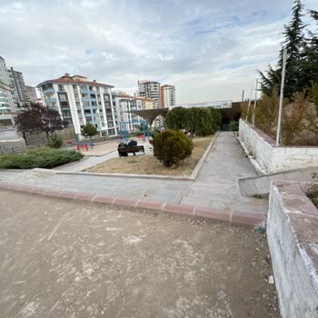 Yenimahalle'deki Parkın Bakımsızlığına Tepki
