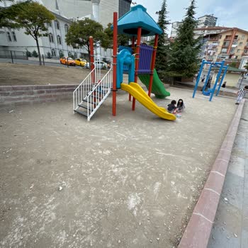 Yenimahalle'deki Parkın Bakımsızlığına Tepki