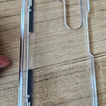 Чехол Spigen Thin Fit Pro повредил мой Z Fold 5