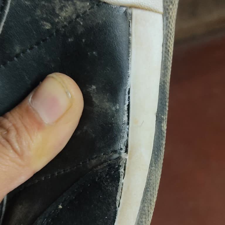 Yırtık Ayakkabı Ve Garanti Sorunu
