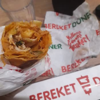 Döner Siparişinde Şok: Arı Çıktı!