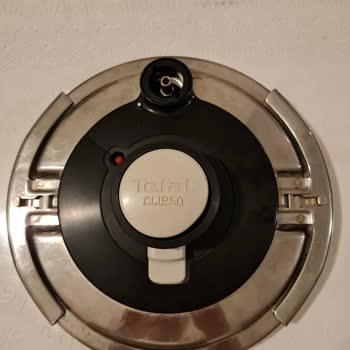 Tefal Düdüklü Tencerelerin Plastik Sorunu