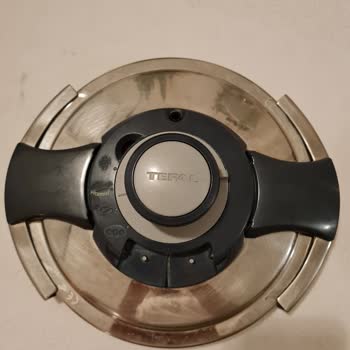 Tefal Düdüklü Tencerelerin Plastik Sorunu