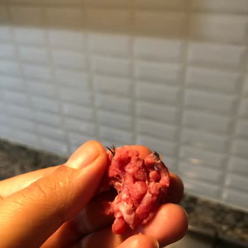 Hijyen Skandalı: Üründe Kıl Ve Kanat Bulundu!