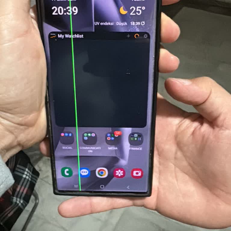 Samsung Note 20 Ultra'da Aniden Beliren Yeşil Çizgi Sorunu