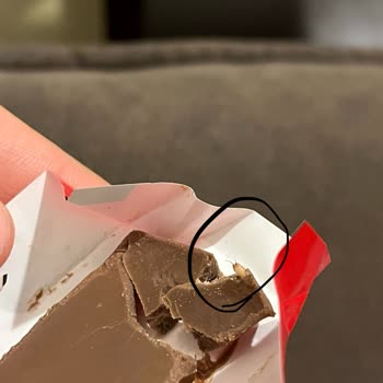 BİM'den Alınan Çikolatadan Kurt Çıkması Şoku