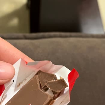 BİM'den Alınan Çikolatadan Kurt Çıkması Şoku