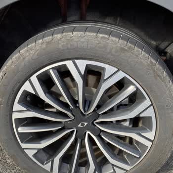 Düz Yolda Lassa Lastiğimin Aniden Yarılması