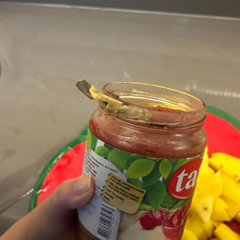 Tat Marka Salçanın Beklenmedik Küflenmesi