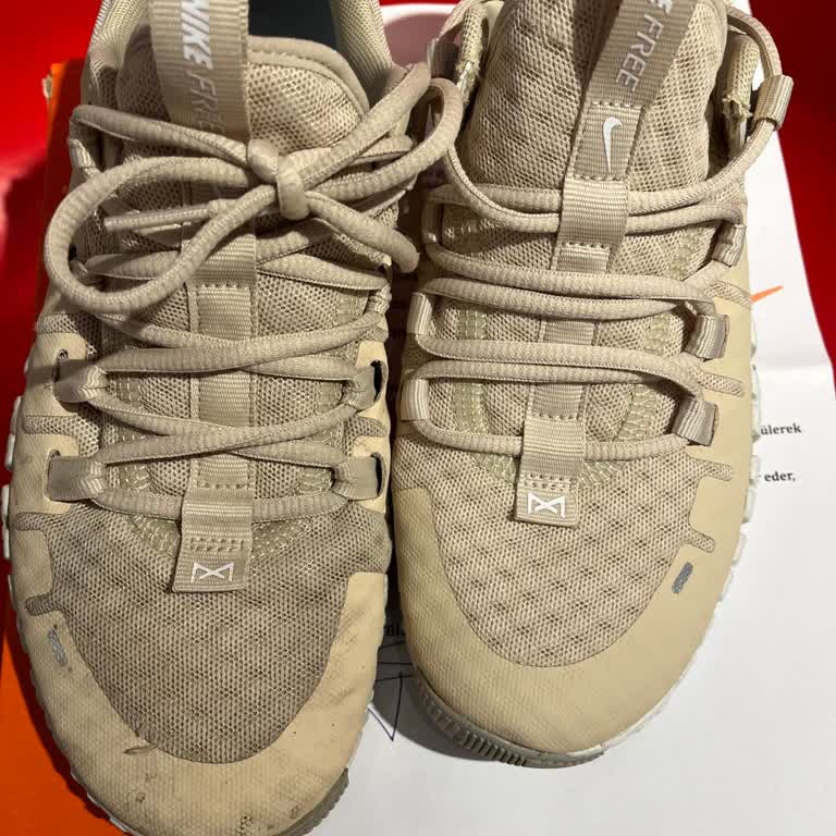 Nike Ayakkabıda Beklenmedik Yıpranma Ve Koku Sorunu