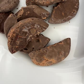 Küflenmiş Çikolatalar: Migros'un Kampanya Ürünleri Hayal Kırıklığı Yarattı