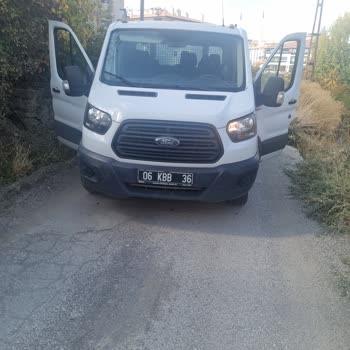 Belediye Aracının Kaçışı: Çöp Konteyneri Yükleme Skandalı