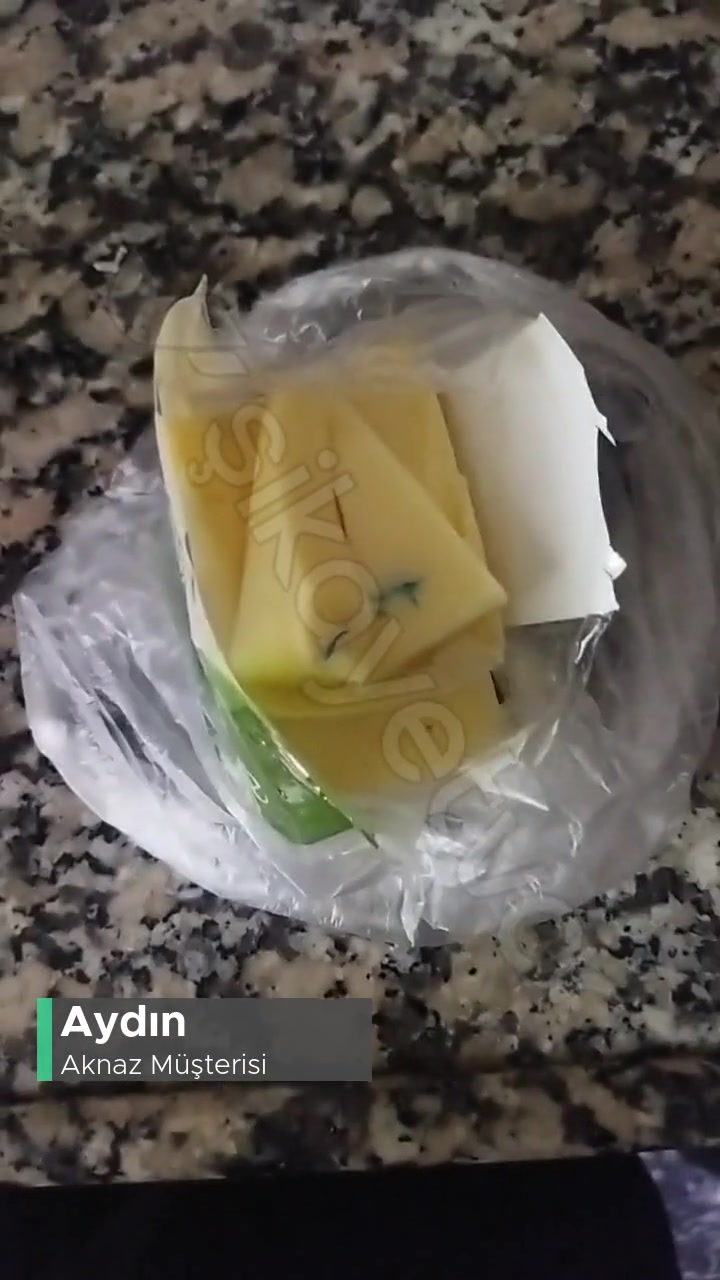 Aknaz Kaşar Peynirden Mavi Renkli Plastik Benzeri Bir Madde Çıktı! videonun kapak resmi