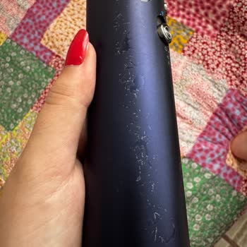 Dyson Airwrap'in 3 Ayda Soyulan Dış Yüzeyi