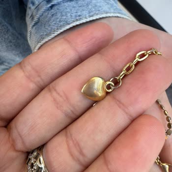 Kısa Sürede Kararan Kolye Ve İlgisiz Müşteri Hizmetleri